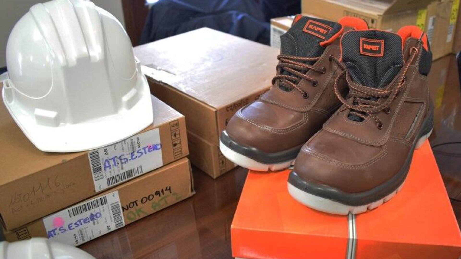  Una de las más profundas de la historia reciente: Milei busca sancionar la reforma laboral en Argentina Una de las más profundas de la historia reciente: Milei busca sancionar la reforma laboral en Argentina - Sputnik Mundo, 1920, 11.12.2025