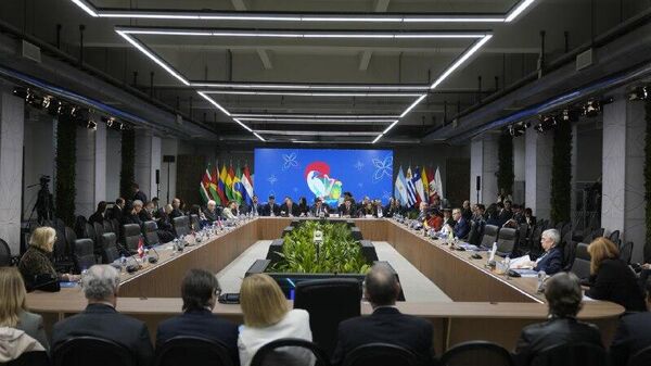 Mercosur debería reanalizar exigencias introducidas por la UE a días de la firma de acuerdo, afirma experto Mercosur debería reanalizar exigencias introducidas por la UE a días de la firma de acuerdo, afirma experto - Sputnik Mundo