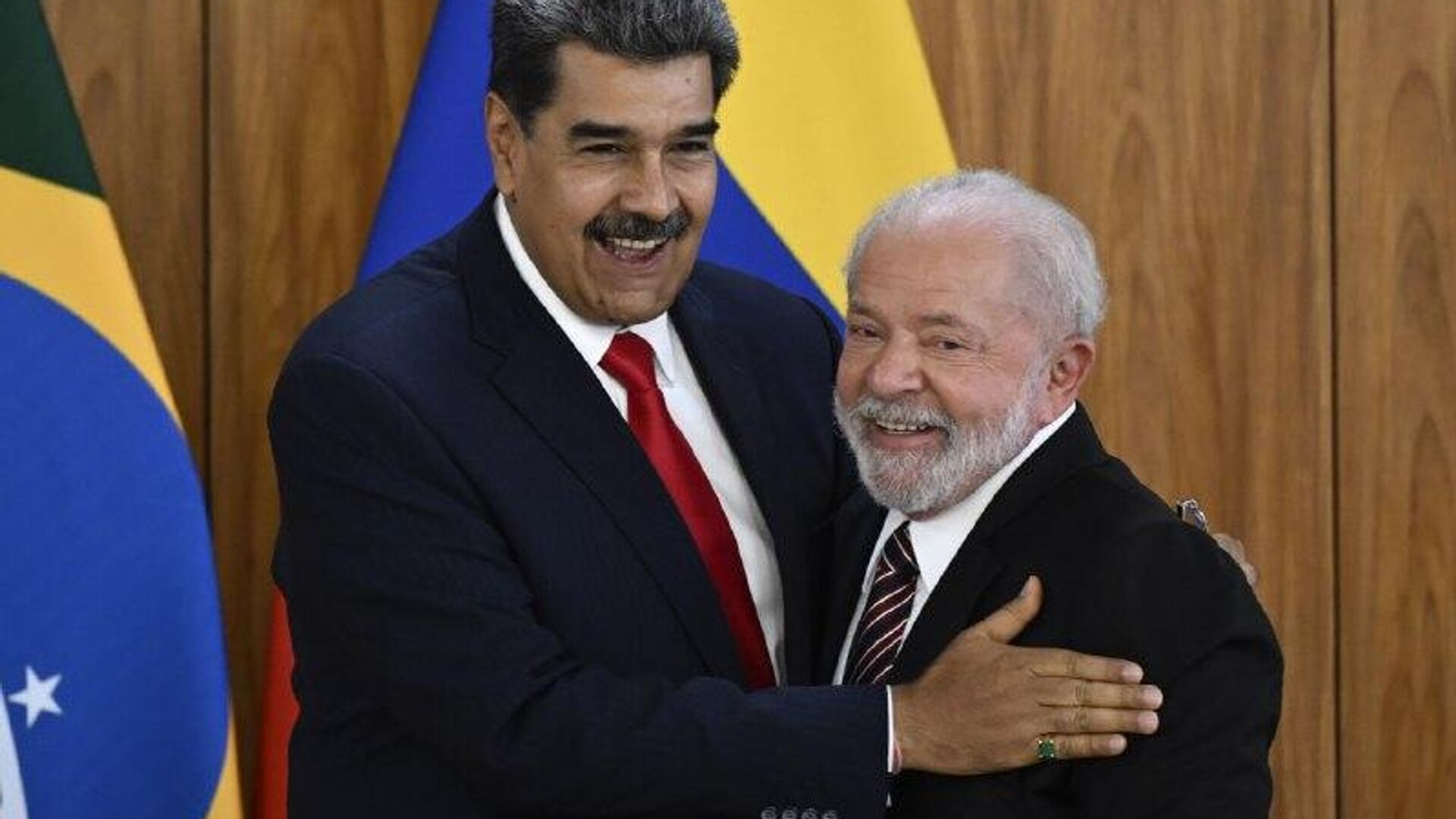 Lula sostuvo una llamada telefónica con Maduro, según medios Lula sostuvo una llamada telefónica con Maduro, según medios - Sputnik Mundo, 1920, 11.12.2025