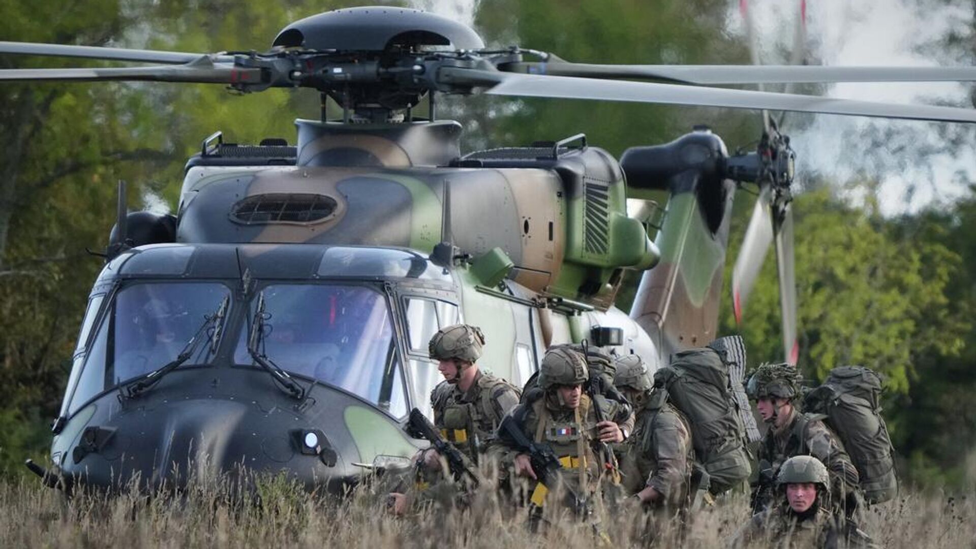 Un ejercicio de la OTAN en Estonia - Sputnik Mundo, 1920, 12.12.2025