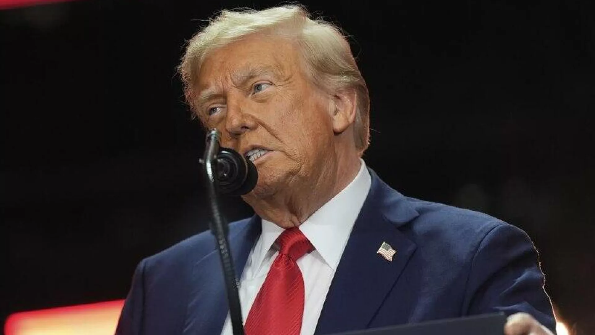 Trump advierte que Ucrania podría acabar provocando una tercera guerra mundial Trump advierte que Ucrania podría acabar provocando una tercera guerra mundial - Sputnik Mundo, 1920, 12.12.2025