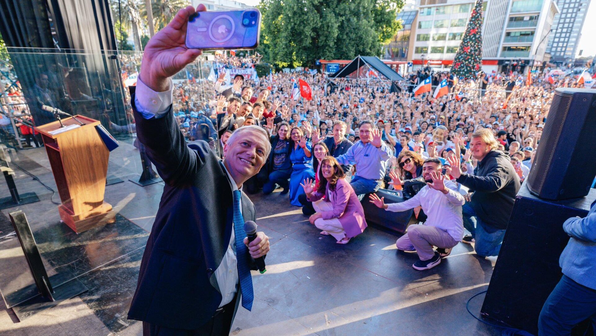 El candidato a la Presidencia de Chile, José Antonio Kast, durante su acto de cierre de campaña en diciembre de 2025 - Sputnik Mundo, 1920, 12.12.2025