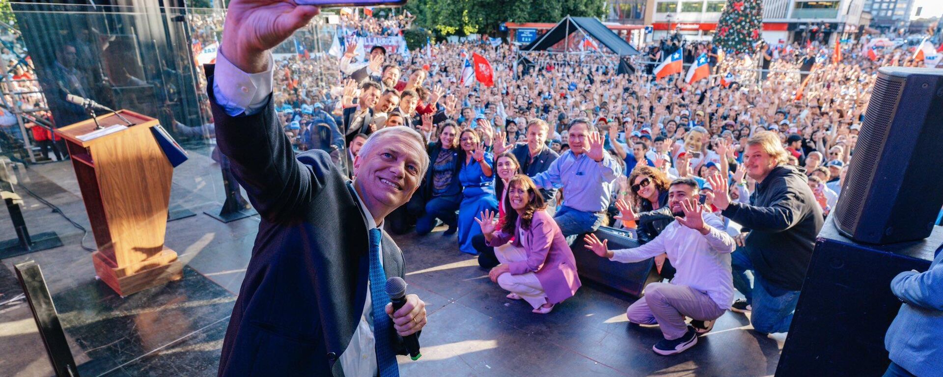 El candidato a la Presidencia de Chile, José Antonio Kast, durante su acto de cierre de campaña en diciembre de 2025 El candidato a la Presidencia de Chile, José Antonio Kast, durante su acto de cierre de campaña en diciembre de 2025 - Sputnik Mundo, 1920, 12.12.2025