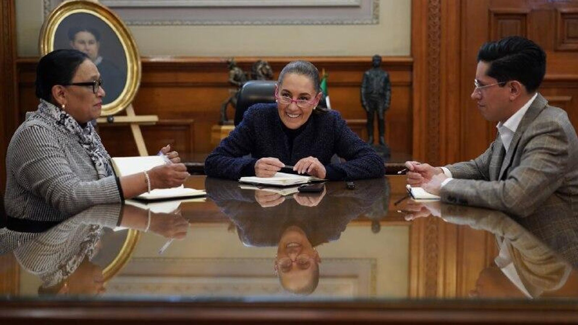 Sheinbaum invita al papa León XIV a visitar México Sheinbaum invita al papa León XIV a visitar México - Sputnik Mundo, 1920, 12.12.2025