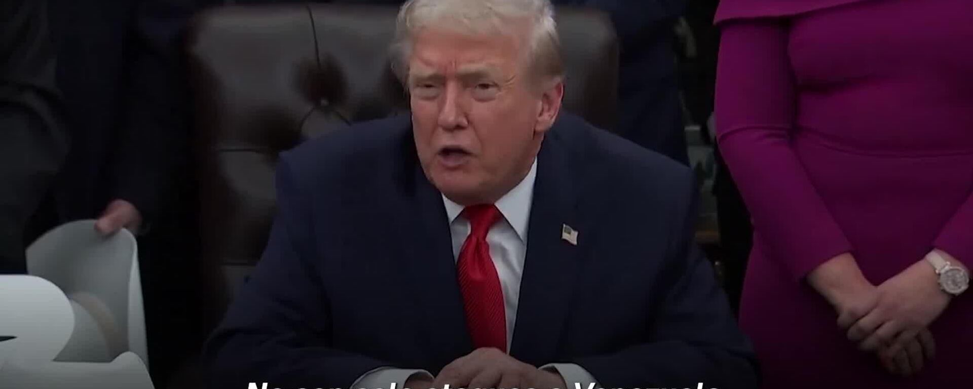 Trump lanza advertencia a América Latina: No se trata solo de ataques terrestres contra Venezuela - Sputnik Mundo, 1920, 12.12.2025