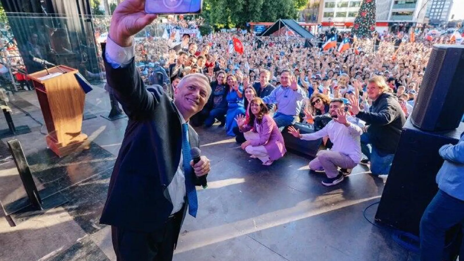 Últimos intentos de Jara podrían no ser suficientes para evitar victoria de Kast en Chile Últimos intentos de Jara podrían no ser suficientes para evitar victoria de Kast en Chile - Sputnik Mundo, 1920, 13.12.2025