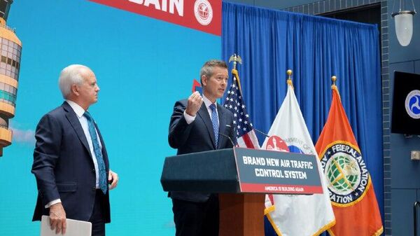 EEUU acusa a Nueva York de dar licencias comerciales a migrantes sin comprobar su estatus - Sputnik Mundo