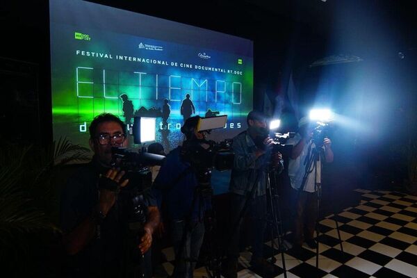 El festival internacional de cine documental 'RT.Doc: El Tiempo de Nuestros Héroes' - Sputnik Mundo