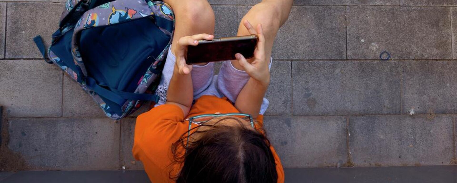 Varios países han buscado prohibir el uso de redes sociales a menores de edad. - Sputnik Mundo, 1920, 13.12.2025