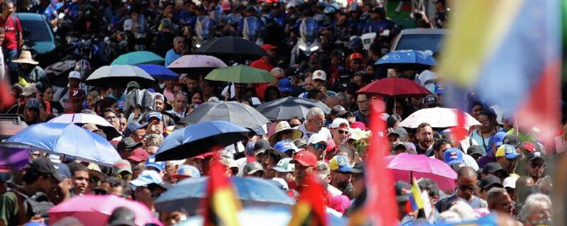 Venezolanos protestan en todo el país contra las acciones de EEUU en el Caribe Venezolanos protestan en todo el país contra las acciones de EEUU en el Caribe - Sputnik Mundo, 1920, 13.12.2025