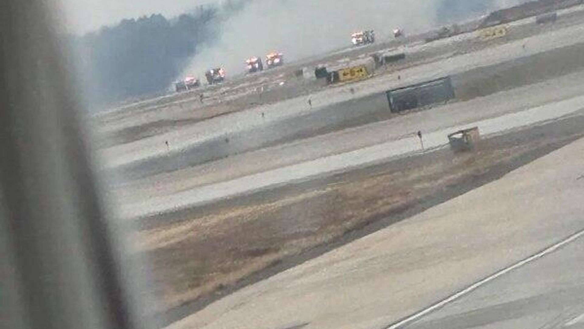 Avión se ve obligado a regresar a tierra tras una falla en motor Avión se ve obligado a regresar a tierra tras una falla en motor - Sputnik Mundo, 1920, 14.12.2025