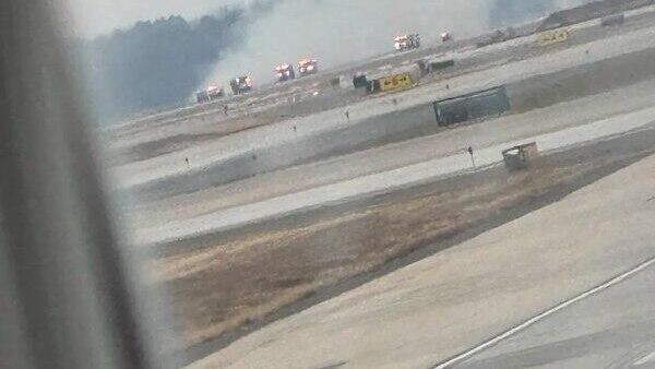 Avión se ve obligado a regresar a tierra tras una falla en motor - Sputnik Mundo