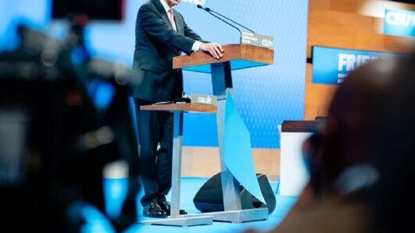 El enviado presidencial ruso critica a Merz mientras el canciller alemán admite: Nos estamos quedando atrás - Sputnik Mundo