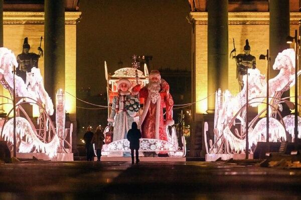 La capital rusa se llena de luces: así luce Moscú en vísperas de las fiestas de fin de año La capital rusa se llena de luces: así luce Moscú en vísperas de las fiestas de fin de año - Sputnik Mundo