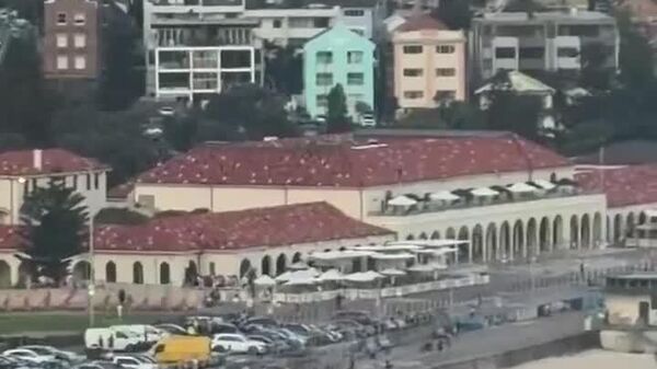 Reportan un tiroteo en una playa popular en Australia - Sputnik Mundo