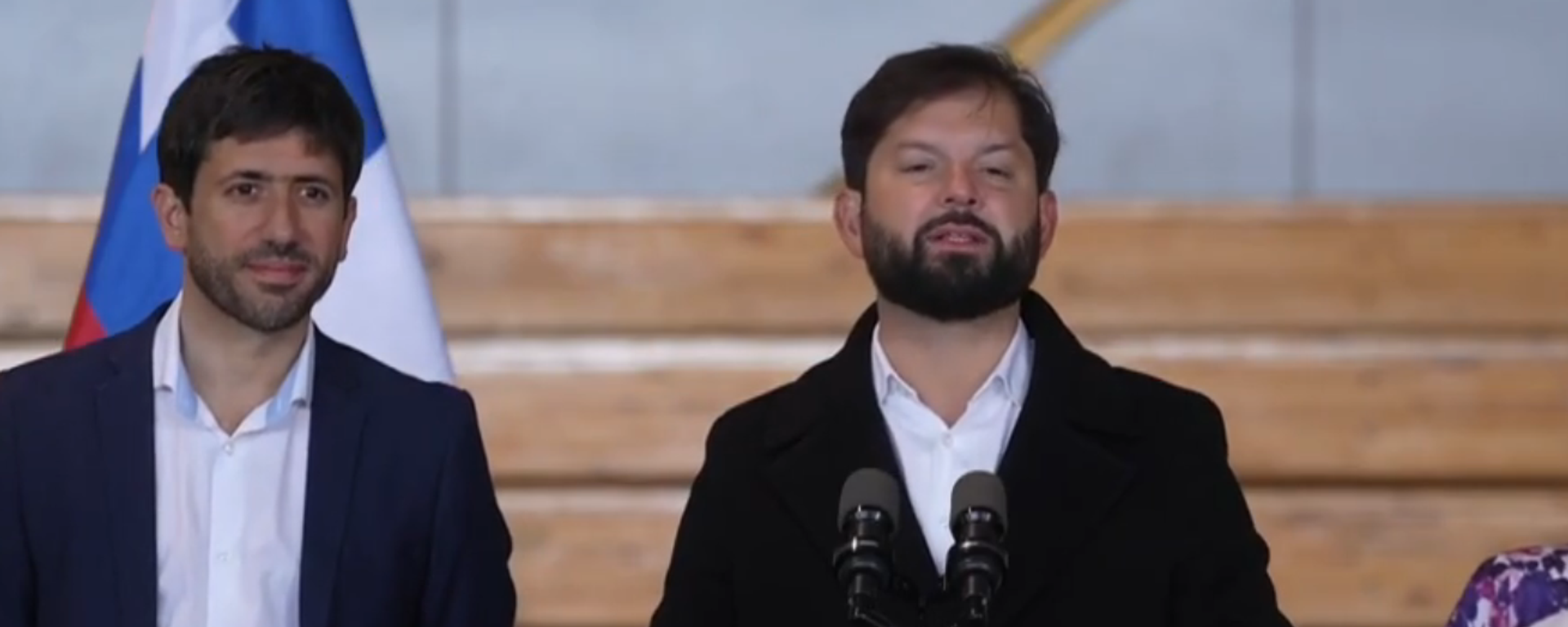 El presidente de Chile, Gabriel Boric, en conferencia de prensa luego de votar en las elecciones del 14 de diciembre de 2025 - Sputnik Mundo, 1920, 14.12.2025