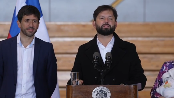 El presidente de Chile, Gabriel Boric, en conferencia de prensa luego de votar en las elecciones del 14 de diciembre de 2025 El presidente de Chile, Gabriel Boric, en conferencia de prensa luego de votar en las elecciones del 14 de diciembre de 2025 - Sputnik Mundo