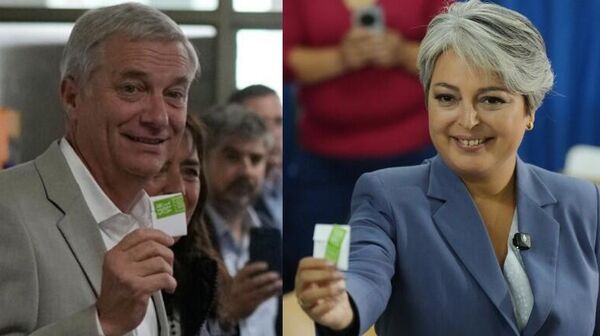 El candidato del Partido Republicano, José Antonio Kast, y la candidata oficialista, Jeannette Jara, votan en la segunda vuelta de las elecciones presidenciales en Chile El candidato del Partido Republicano, José Antonio Kast, y la candidata oficialista, Jeannette Jara, votan en la segunda vuelta de las elecciones presidenciales en Chile - Sputnik Mundo