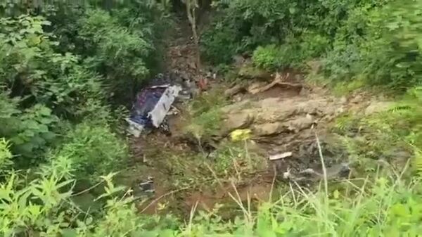 Varios muertos y decenas de heridos tras un accidente de autobús escolar en Colombia - Sputnik Mundo