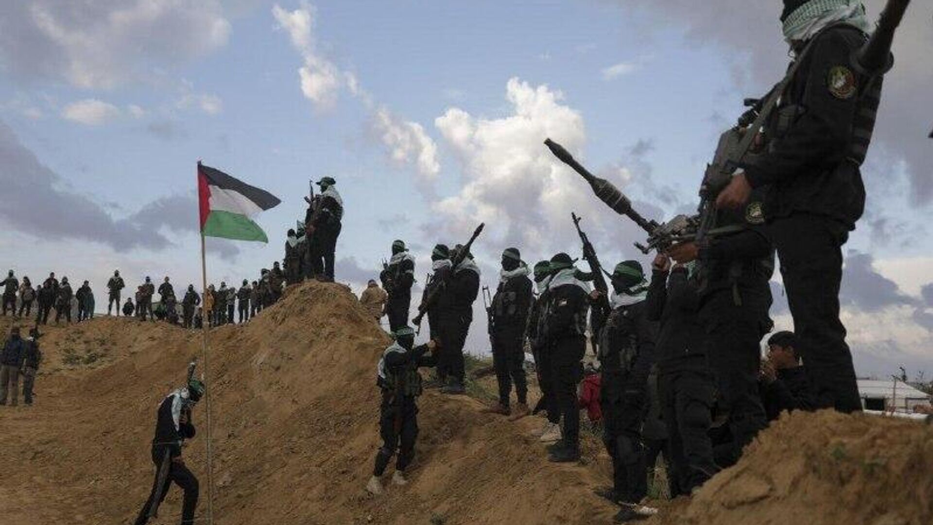 🪖 Hamás confirma la muerte de un alto mando en Gaza tras ataque de Israel 🪖 Hamás confirma la muerte de un alto mando en Gaza tras ataque de Israel - Sputnik Mundo, 1920, 15.12.2025