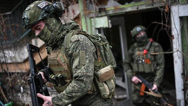 Mercenarios colombianos e intentos de infiltración: más detalles sobre la situación en Kúpiansk - Sputnik Mundo