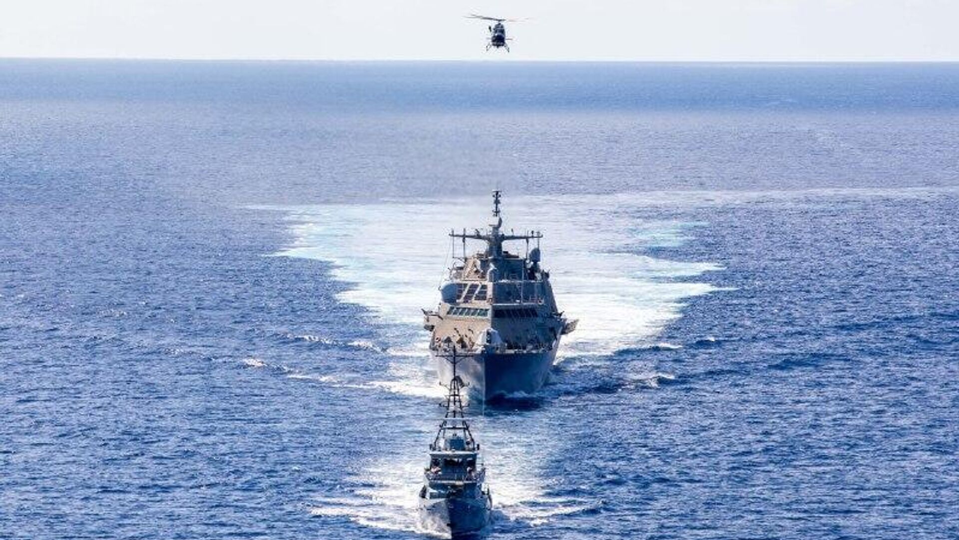 🪖 Cámara de Representantes de EEUU rechaza dos resoluciones para limitar el despliegue militar en Venezuela 🪖 Cámara de Representantes de EEUU rechaza dos resoluciones para limitar el despliegue militar en Venezuela - Sputnik Mundo, 1920, 18.12.2025