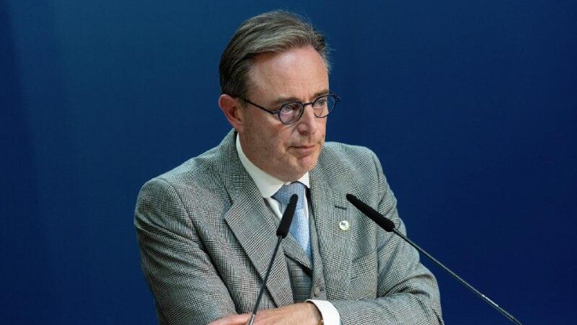 Bélgica insta a la UE a asumir los riesgos derivados del uso de los activos rusos Bélgica insta a la UE a asumir los riesgos derivados del uso de los activos rusos - Sputnik Mundo, 1920, 18.12.2025