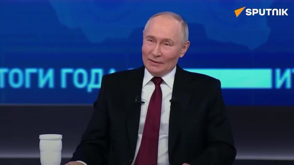 Todo listo para la gran rueda de prensa y la línea directa de Putin - Sputnik Mundo