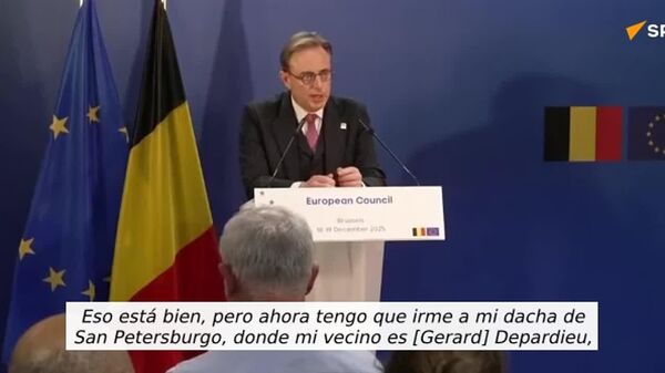 Tengo que ir a mi dacha de San Petersburgo: el primer ministro de Bélgica bromea en una conferencia de prensa - Sputnik Mundo