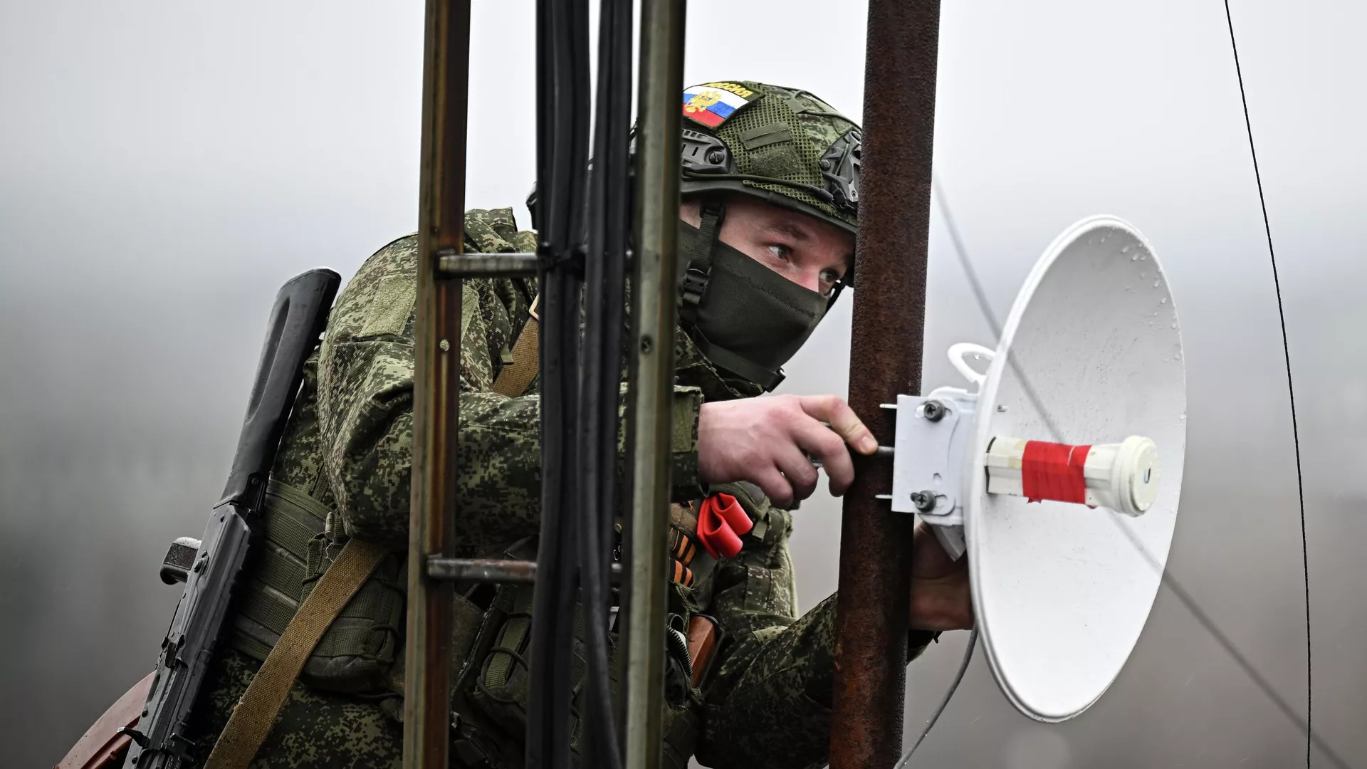 Il lavoro di un comunicatore militare russo nell'ambito delle operazioni speciali militari - Sputnik World, 1920, 20.12.2025