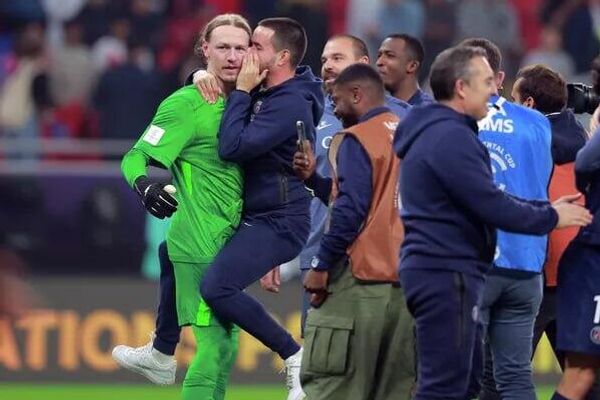 Tiroteo en Bondi Beach, récord del futbolista Safónov y lluvia de meteoros, entre las fotos de la semana Tiroteo en Bondi Beach, récord del futbolista Safónov y lluvia de meteoros, entre las fotos de la semana - Sputnik Mundo