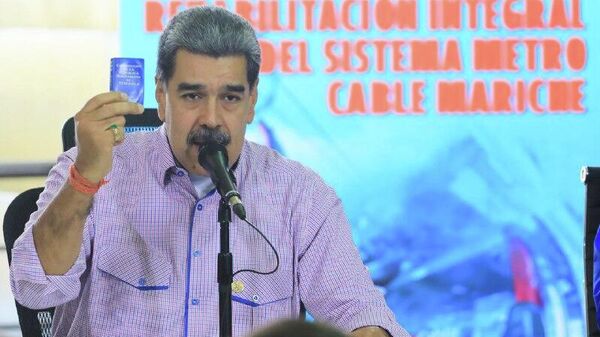 Maduro repudia estrategia de EEUU contra buques petroleros en el Caribe - Sputnik Mundo