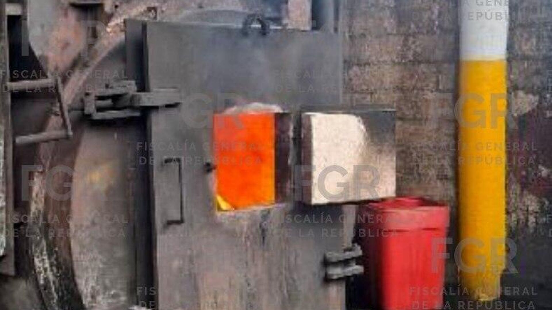 Fiscalía mexicana destruye tres toneladas de precursores químicos Fiscalía mexicana destruye tres toneladas de precursores químicos - Sputnik Mundo, 1920, 22.12.2025