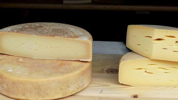 China impone aranceles temporales a lácteos de la UE - Sputnik Mundo