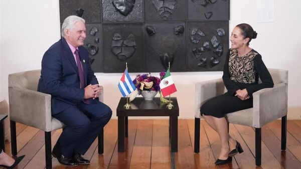 El presidente cubano, Miguel Díaz-Canel, se reúne con la presidenta mexicana, Claudia Sheinbaum, en Ciudad de México, en el marco de la investidura presidencial de la primera mandataria (imagen ilustrativa) - Sputnik Mundo