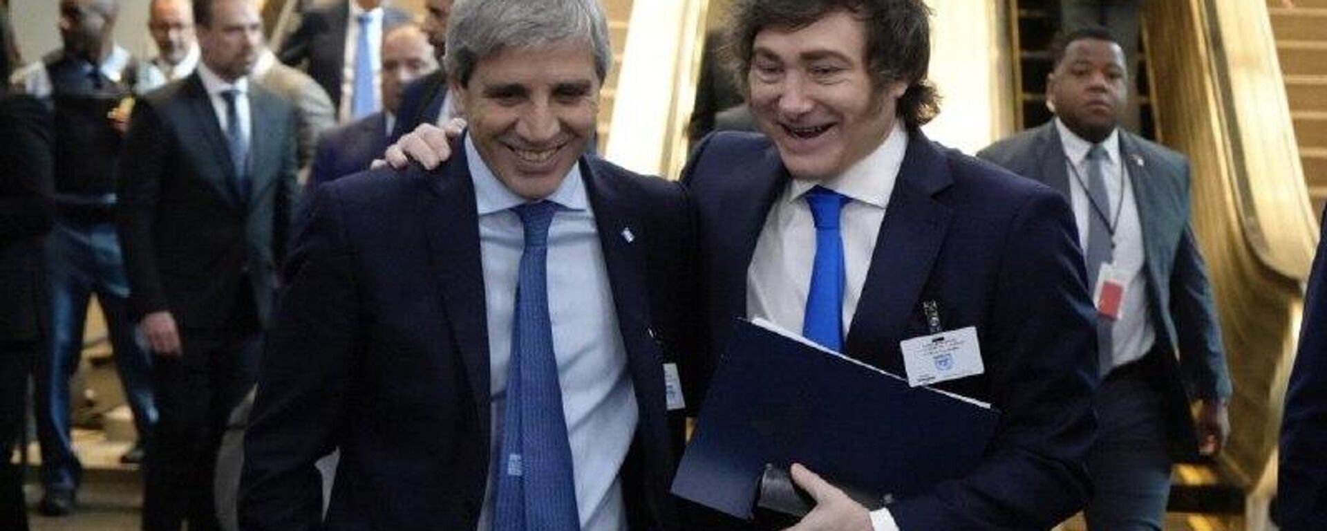 Milei buscaría reducir la dependencia hacia Wall Street para robustecer el perfil crediticio de Argentina - Sputnik Mundo, 1920, 24.12.2025