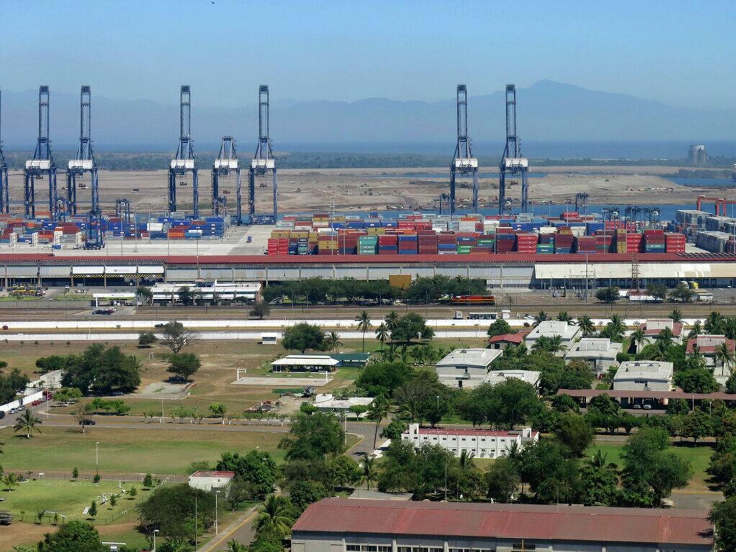 El puerto de Lázaro Cárdenas, en Michoacán, México - Sputnik Mundo