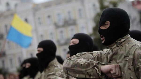 Las atrocidades de los neonazis en Donbás superan los crímenes nazis durante la Segunda Guerra Mundial, declara un historiador - Sputnik Mundo