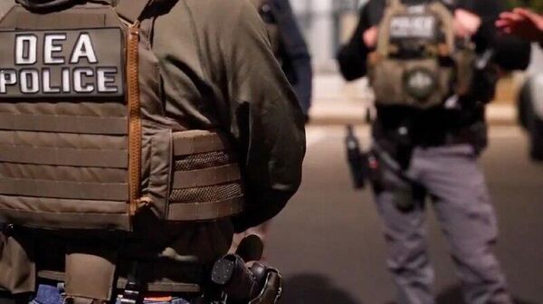 ‍ Gobierno de EEUU evalúa la construcción de almacenes para retener hasta a 80 - Sputnik Mundo