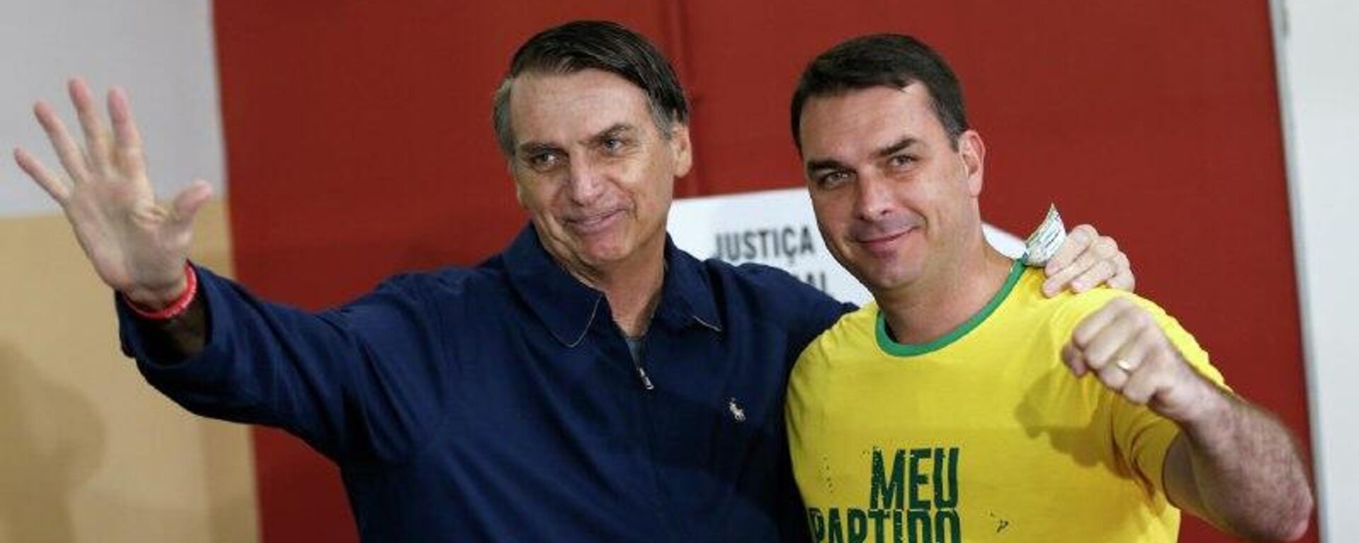 Bolsonaro oficializa a su hijo Flavio como su candidato para las presidenciales en Brasil - Sputnik Mundo, 1920, 25.12.2025