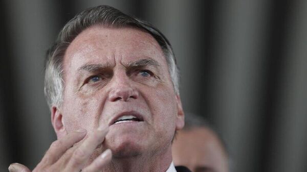 La cirugía de hernia de Bolsonaro concluye en un hospital de Brasilia, informa su esposa - Sputnik Mundo