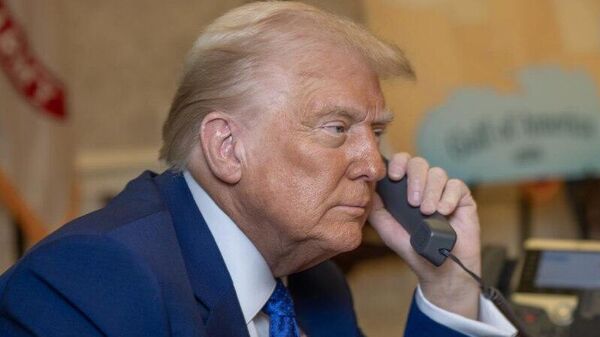 El presidente estadounidense, Donald Trump, señaló que estima hablar con su par ruso, Vladímir Putin, en un corto plazo - Sputnik Mundo