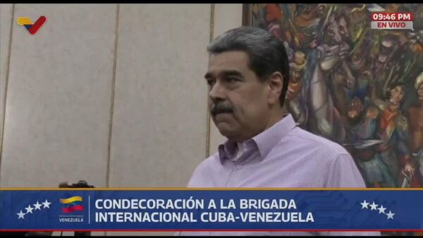 Maduro condecora a la Brigada Internacional Venezuela-Cuba - Sputnik Mundo