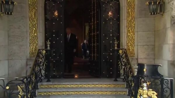 Inicia la reunión de Trump con Zelenski en Mar-a-Lago - Sputnik Mundo