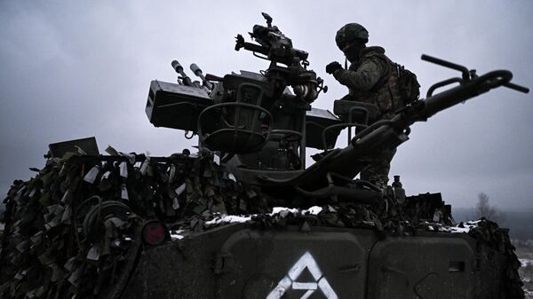 Soldado ruso en la zona de la operación militar especial - Sputnik Mundo