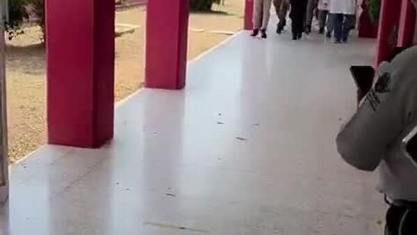 Sheinbaum visita a heridos tras descarrilamiento del tren Corredor Interoceánico - Sputnik Mundo