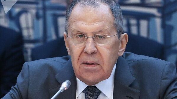 Lavrov advierte que el avance en las negociaciones de paz es imposible sin que Kiev abandone su política criminal - Sputnik Mundo