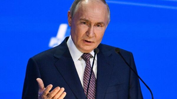 Atentado contra objetivo civil protegido: experto expone cómo el ataque ucraniano a la residencia de Putin infringe el derecho internacional - Sputnik Mundo