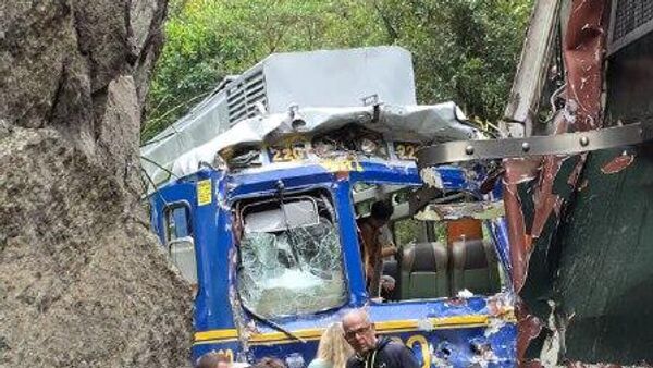 Tragedia en Perú: reportan al menos un muerto por choque de trenes en Cusco - Sputnik Mundo