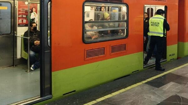 Este es el medio de transporte en el que más robos se registran en la capital de México - Sputnik Mundo